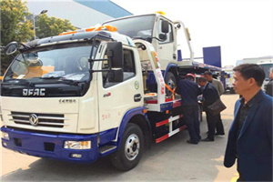 兴国汽车道路救援拖车价格